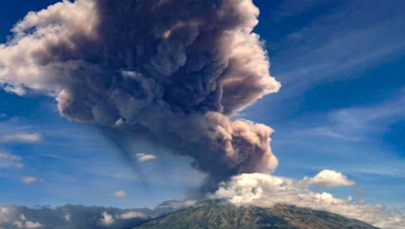 Nova ilha descoberta no Japão após erupção de vulcão submarino