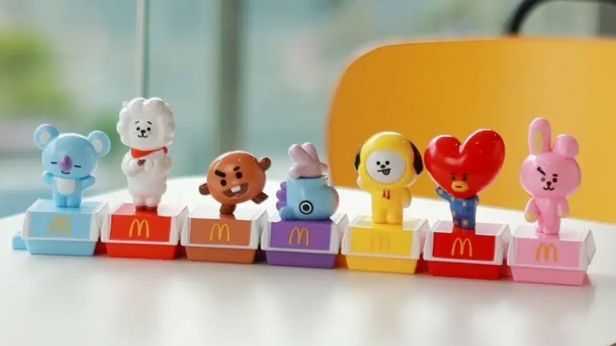 Após conquistar a internet, os brindes do McDonald’s em parceria com o BT21 já têm previsão de chegada ao Brasil.