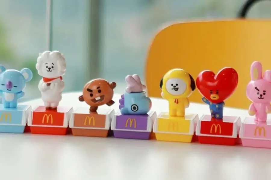 Após conquistar a internet, os brindes do McDonald’s em parceria com o BT21 já têm previsão de chegada ao Brasil.