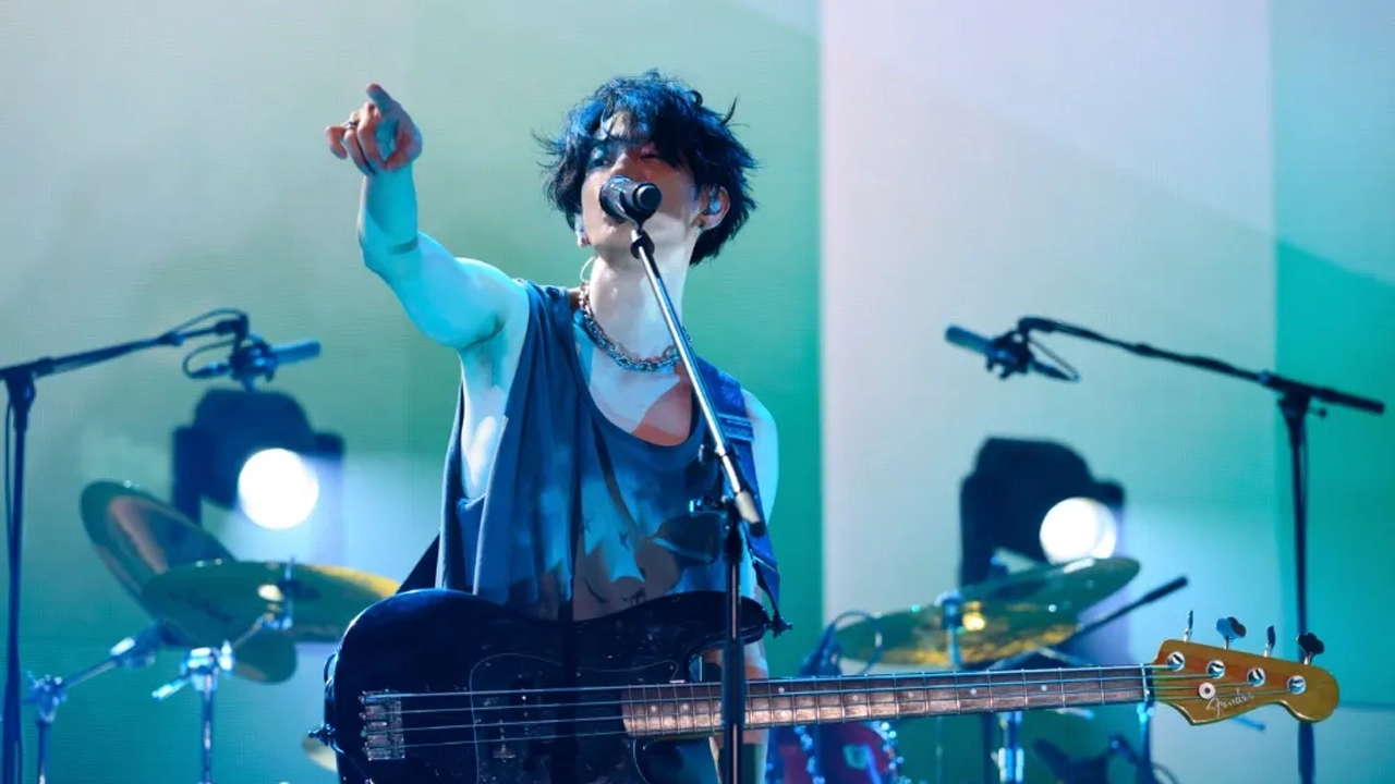 Coração de Vidro, novo drama musical da Netflix, estreia em 31 de julho com trilha original do vocalista da Radwimps.