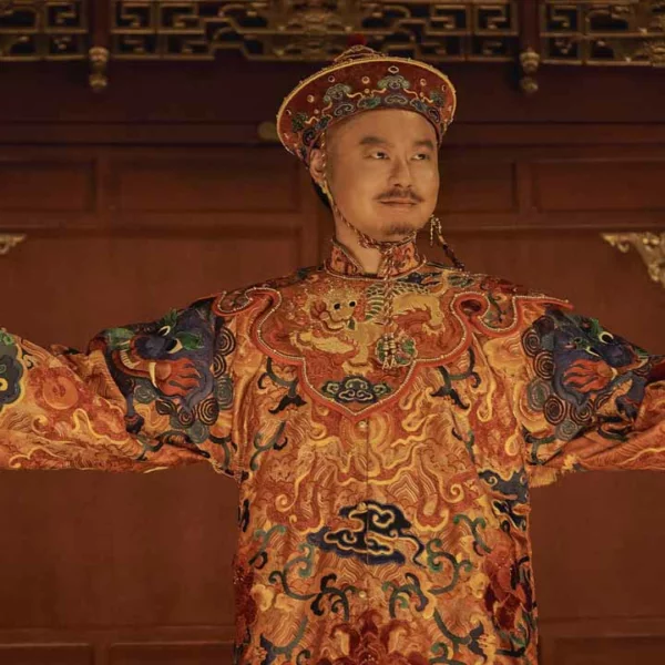 Com Wang Baoqiang e Liu Haoran, Detetive Chinatown: O Mistério de 1900 estreia no Brasil em 15 de maio com Chow Yun-Fat e John Cusack.