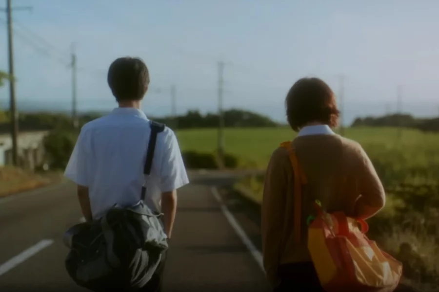 O  site oficial da adaptação para filme live-action do filme anime 5 Centimeters Per Second de Makoto Shinkai, divulgou um teaser trailer.