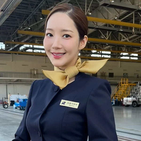 Park Min Young mostra visual de sua personagem em Rainha da Confiança, novo drama que estreia em 6 de setembro na Prime Video.