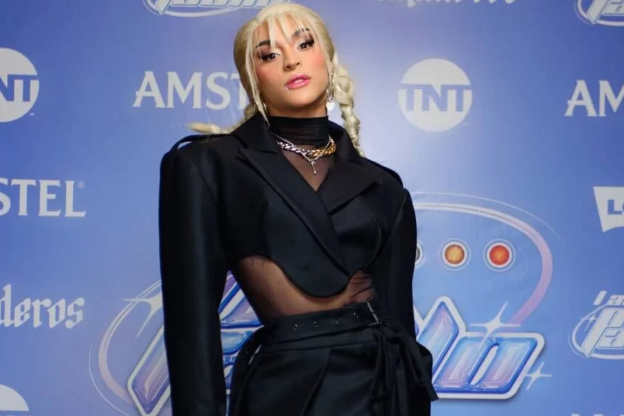 Pabllo Vittar se une ao grupo de K-pop NMIXX no single “MEXE”, que estreia em 21 de agosto e faz parte do álbum PV7.