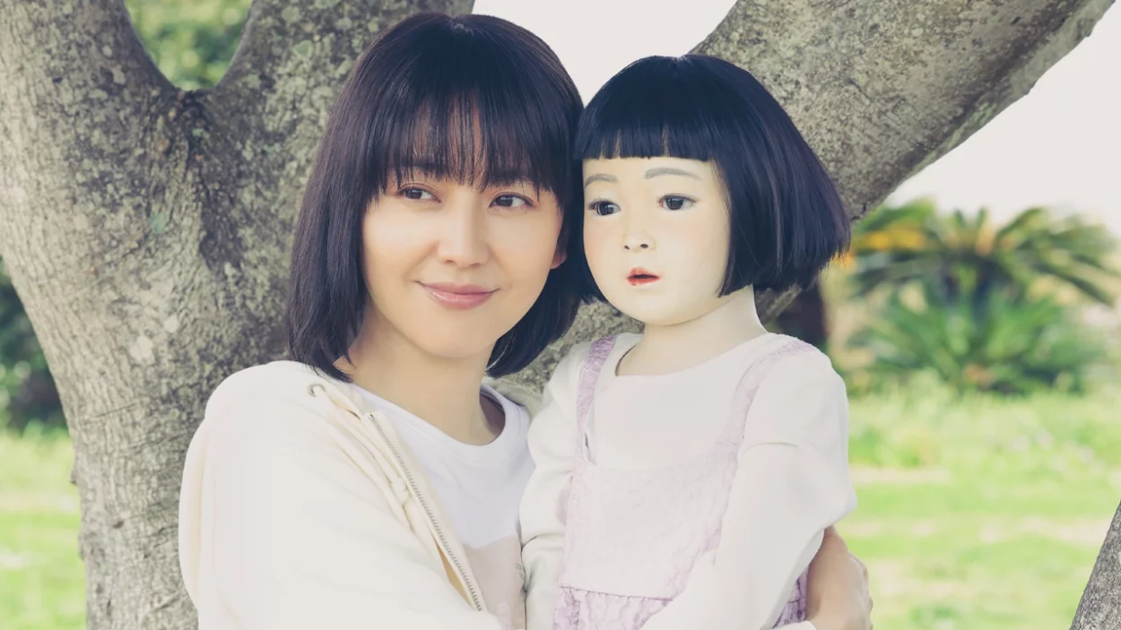 DOLLHOUSE, novo terror japonês de Shinobu Yaguchi, estreia em 30 de outubro com distribuição da Sato Company e promete arrepios no Halloween.