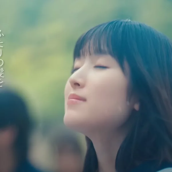 A emissora japonesa WOWOW divulgou um novo trailer da adaptação para série live-action do mangá Strobe Edge de Io Sakisaka (Ao Haru Ride).