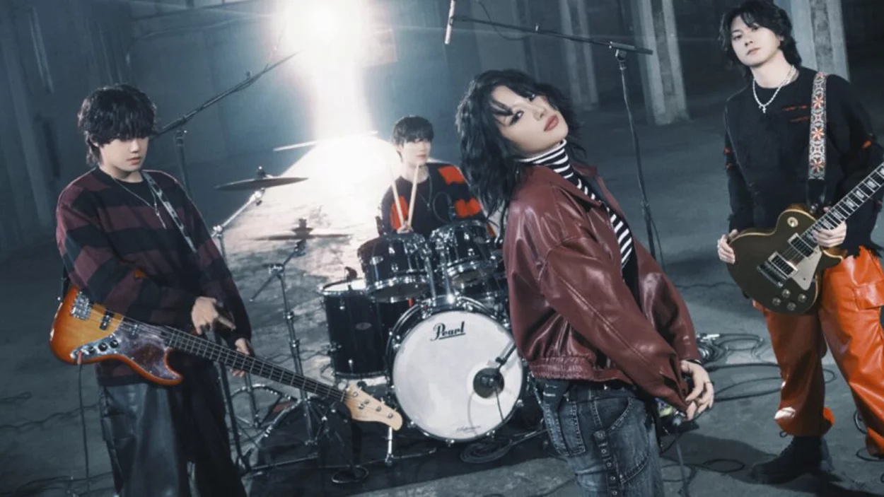 Siyeon traz banda ChRocktikal ao Brasil em junho. Show marca nova fase da artista no rock e promete experiência intensa para fãs.